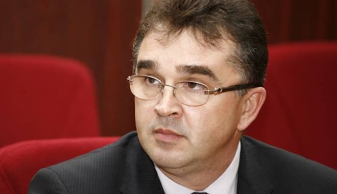 Șeful CJ Vrancea, Marian Oprișan, reales președinte al UNCJR - sefulcjvrancea-1435771747.jpg