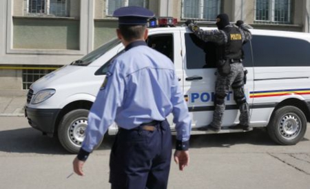 A furat un sistem audio și l-a îngropat în curte - sefulpolitieigiurgiuurmaritpenal-1353414264.jpg