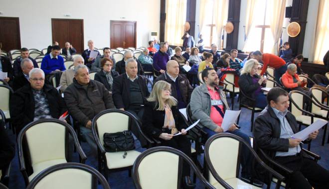 Se împart banii județului. Consilierii stabilesc ce investiții se fac în acest an - seimpartbaniijudetului-1454519058.jpg