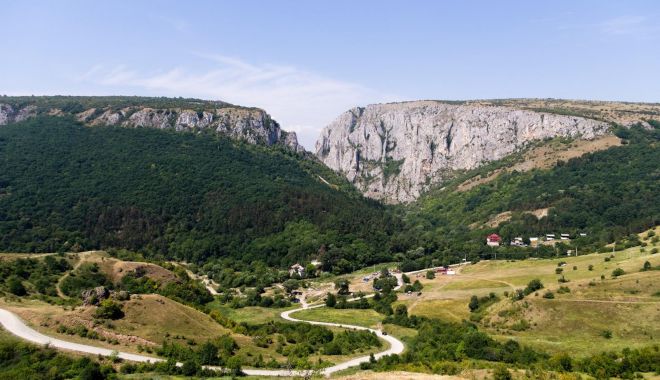 Se înființează comitetul care va împărți 104 milioane de euro între obiectivele turistice - seinfiinteaza-1645469620.jpg