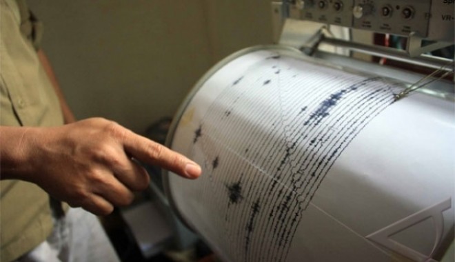 Cutremur de trei grade pe scara Richter în Vrancea - seismograf-1350887793.jpg