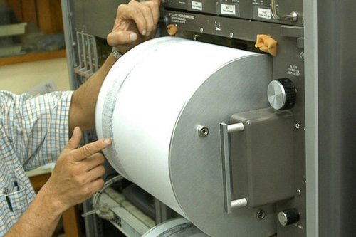 A fost cutremur de peste 7 grade! - seismograf-1430474206.jpg