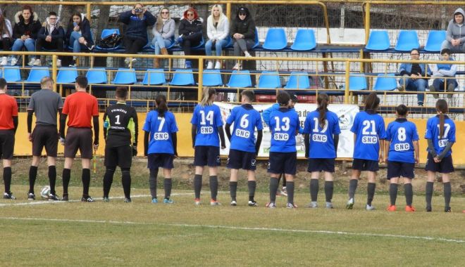 Fotbalistele de la Selena fac curățenie la stadion - selena2-1584385348.jpg