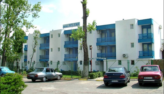 Zeci de hoteluri de pe litoral sunt scoase la vânzare - selena2l-1360248546.jpg