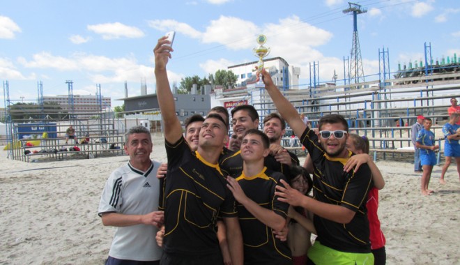 Galerie FOTO. Cine sunt laureații Turneului Oval 5 Beach Rugby România - selfie-1403806588.jpg