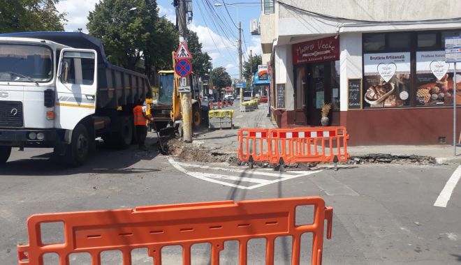 Se lucrează la reabilitarea infrastructurii stradale din oraș - selucreaza1-1565123200.jpg