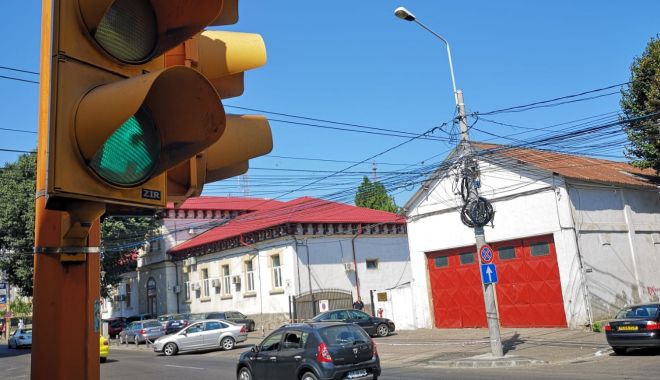 Semafoarele de pe strada Mircea cel Bătrân colț cu strada Decebal, din nou funcționale - semafoarele4-1535548619.jpg