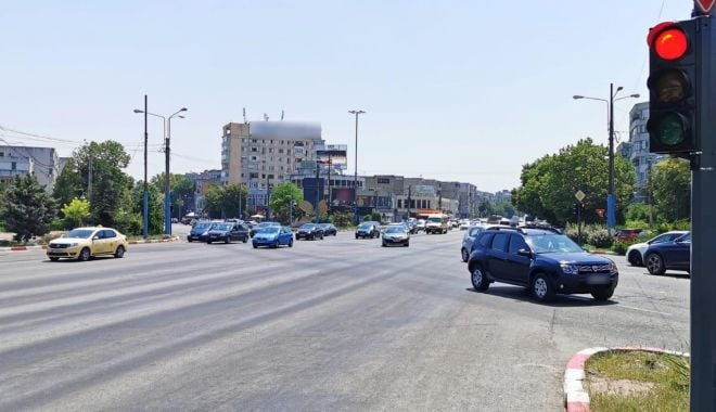Semafoarele din intersecția de la Dacia, resincronizate. Şoferii, sfătuiţi să circule cu atenţie - semaforizarea-1626785106.jpg