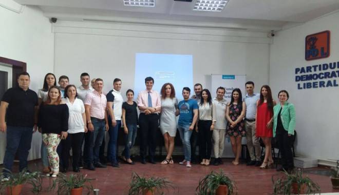 Seminar administrativ, organizat de tinerii liberali, la Constanța - seminaradministrativ-1433173250.jpg