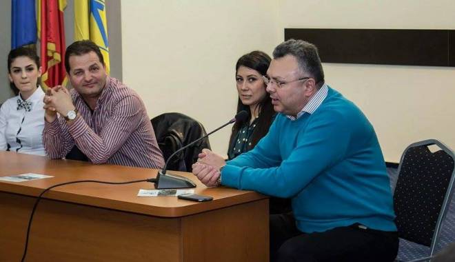 Seminar în domeniul comunicării pentru tinerii liberali constănțeni - seminarpnl-1426520662.jpg