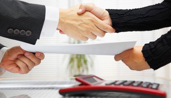 Cât a primit familia unui român care avea asigurare de viaţă după ce acesta a decedat - semnarecontractjobbody-1637578059.jpg