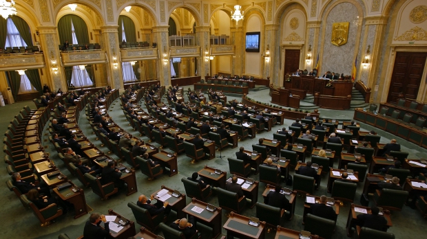 Plata TVA se va face la încasare începând cu 2013 - senat-1348502533.jpg