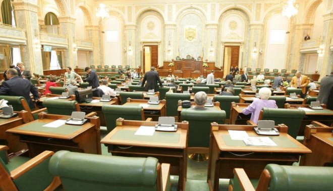 A fost adoptat de senat proiectul de modificare a legii privind egalitatea de șanse între femei și bărbați - senat-1382437975.jpg