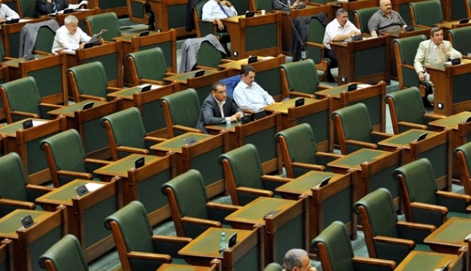 Senatorii vor lucra în teritoriu între 1 și 19 noiembrie - senat5366223mediafaxfotorazvanch-1351546193.jpg
