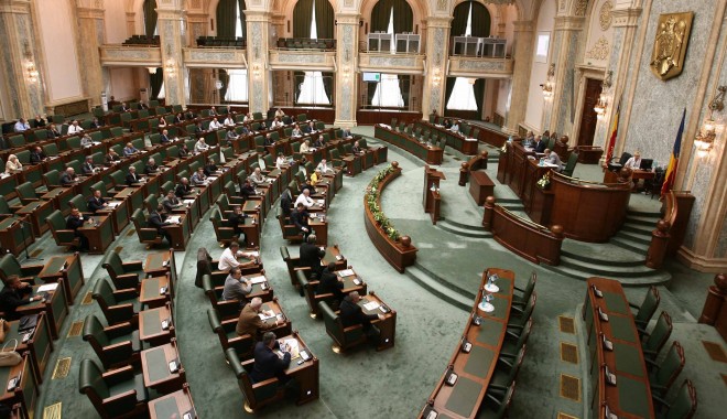 Majorarea alocației pentru copii, respinsă la Senat - senat98876000-1381962305.jpg
