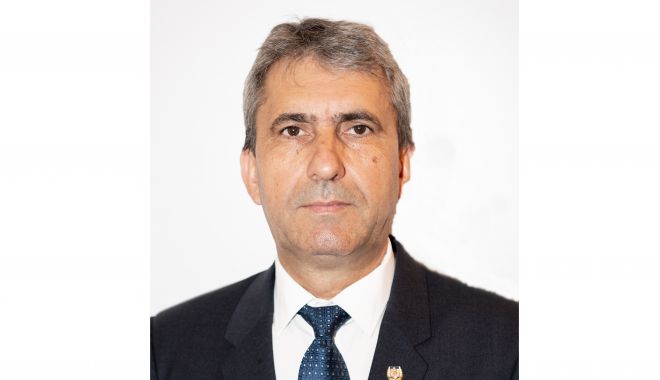 Cine este senatorul PSD care a votat pentru învestirea Guvernului - senator-1572879244.jpg