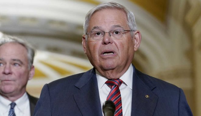 Senatorul Menendez acuzat de trafic de influenţă în folosul Qatarului - senator-acuzat-1704293823.jpg