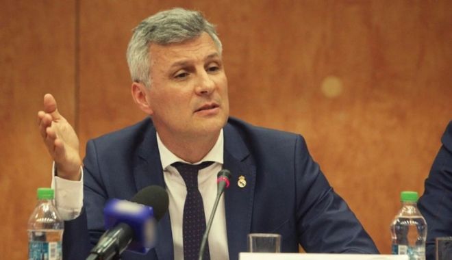 Senatorul Daniel Zamfir: 