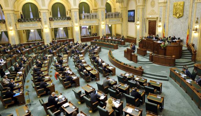 Senatul, convocat luni în ședință extraordinară - senatul-1440176896.jpg