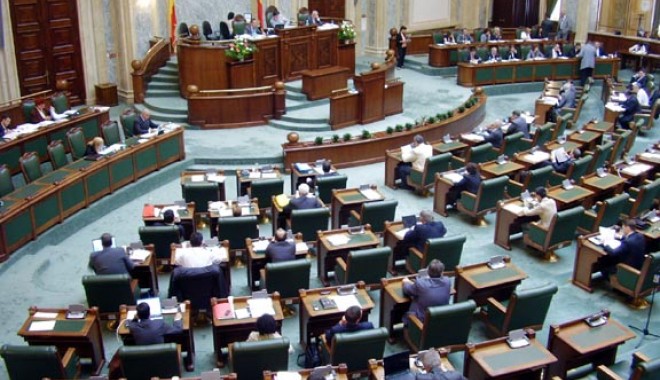 Senatul a respins cerea de reexaminare a Legii privind reducerea CAS - senatularespins-1408981369.jpg