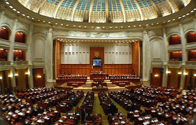 Puterea și Opoziția se luptă, astăzi, pentru șefia Senatului - senatulromaniei1-1322470336.jpg