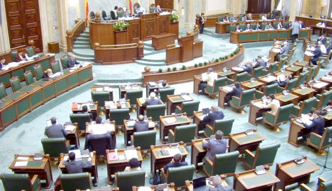Senatorii au aprobat ca Vinerea Mare să fie zi nelucrătoare - senatzilibera-1519230360.jpg