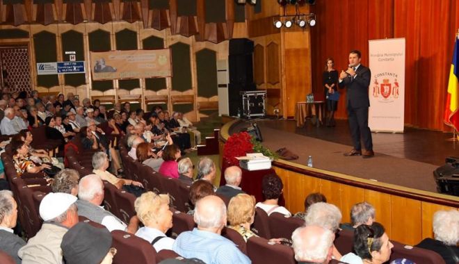 Seniorii  din Constanța, premiați pe scena Casei de Cultură - seniori-1537808067.jpg