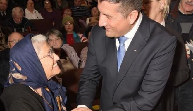 Seniorii Constanței, premiați la Casa de Cultură - seniori-1560839291.jpg