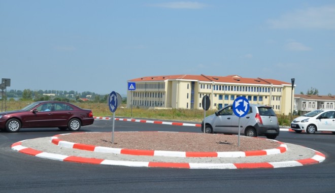 Un nou sens giratoriu în Constanța, la Campus - sensgiratoriucampus1-1375001000.jpg