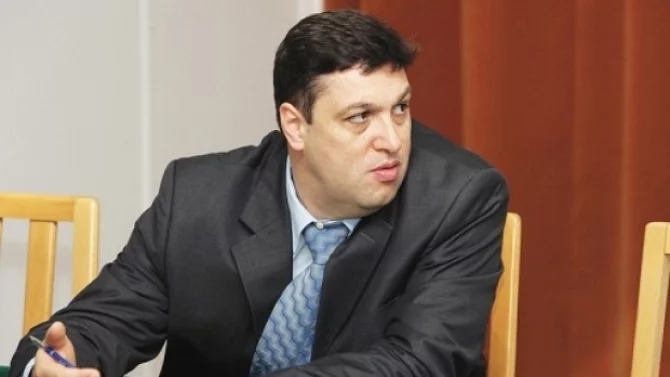 Senatul a respins procedura de urgență pentru proiectele de lege privind grațierea - serbannicolae63715800-1485976790.jpg