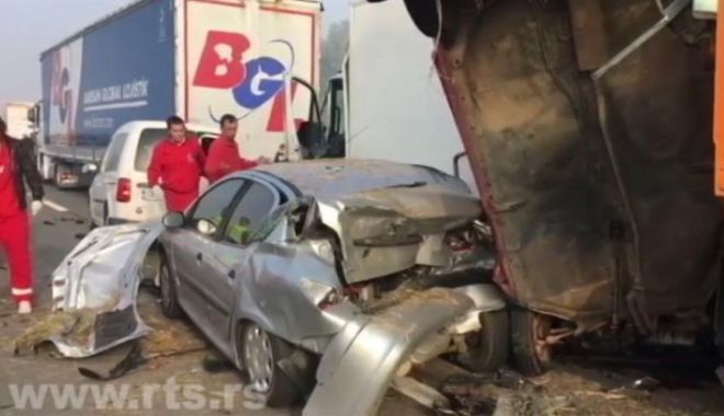 TRAGEDIE în lanț pe autostradă: cel puțin șase morți - serbia02049100-1539084735.jpg