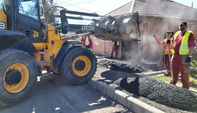 Se reabilitează zona pietonală din cartierul Palazu Mare - sereabiliteaza-1584135128.jpg
