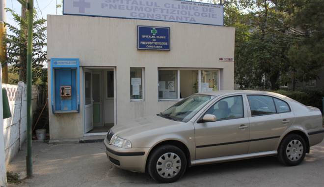 Se ridică mașini din fața Spitalului TBC din Palazu Mare - seridicamasinispitaltbc-1421257687.jpg