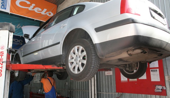 Constănțenii cu mașina în service vor putea urmări fiecare pas al mecanicilor auto - serviceauto2-1361555971.jpg