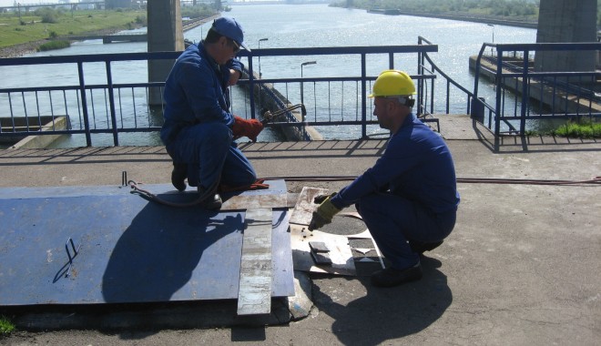 Serviciile destinate companiilor, în creștere - serviciile-1402664777.jpg