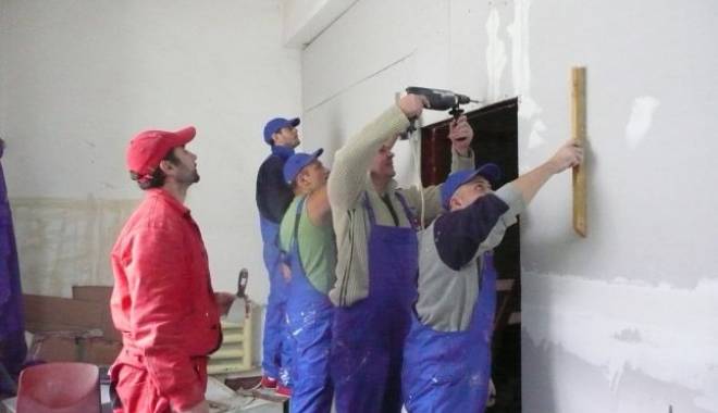 Serviciile prestate agențiilor economici sunt pe val - serviciileprestate-1431602386.jpg