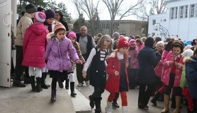 Revine vacanța de iarnă din februarie. Ce modificări ale anului școlar propune Ministerul Educației - seschimbaanulscolar-1578311121.jpg