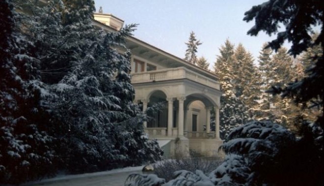 Se vinde Palatul Primăverii, fosta locuință a lui Nicolae Ceaușescu - sevindepalatul-1398412102.jpg