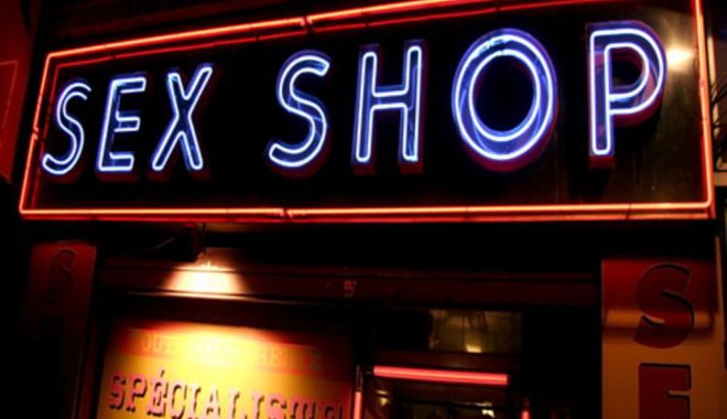 PERCHEZIȚII ÎN SEX-SHOP, la Constanța. Droguri vândute drept odorizante de camere! - sex-1620897470.jpg