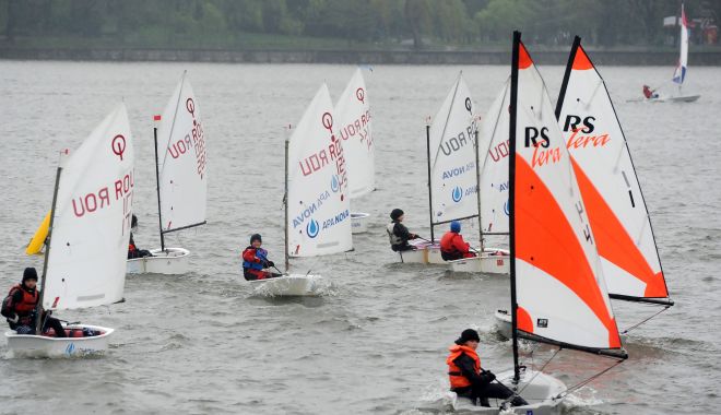 Sezonul de yachting 2019,  inaugurat pe o ploaie torențială - sezonul-1555593492.jpg