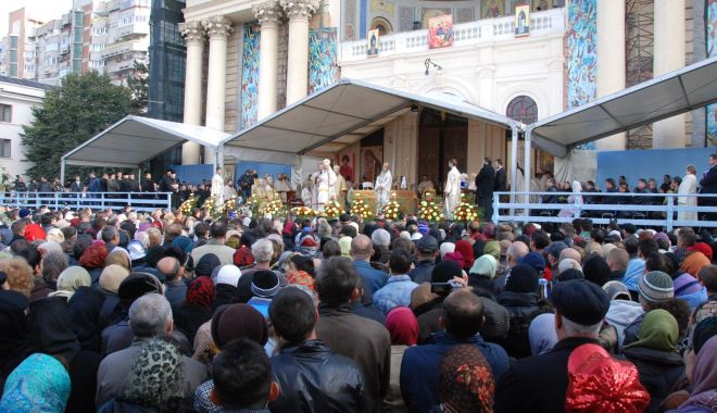 Sfânta Cuvioasă Parascheva, sărbătorită și la Constanța - sfantaparascheva-1570737108.jpg