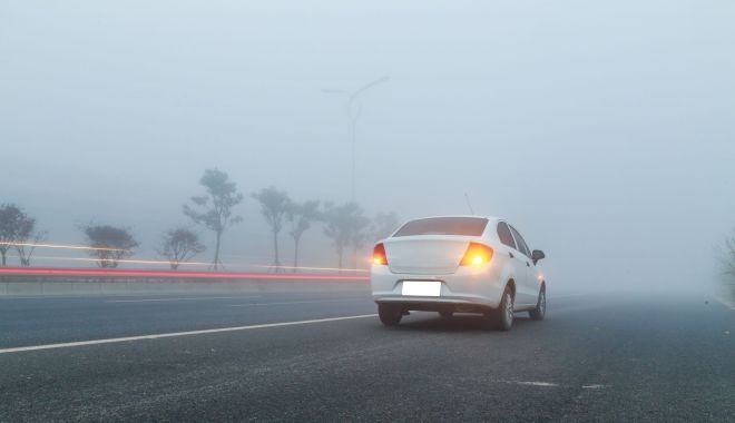 InfoTrafic. Vizibilitate redusă din cauza ceții, pe mai multe artere rutiere. Adaptați viteza - sfaturiutileceata-1677913962.jpg