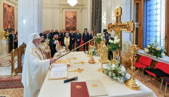 Patriarhul Daniel a sfinţit capela ortodoxă din Palatul Parlamentului