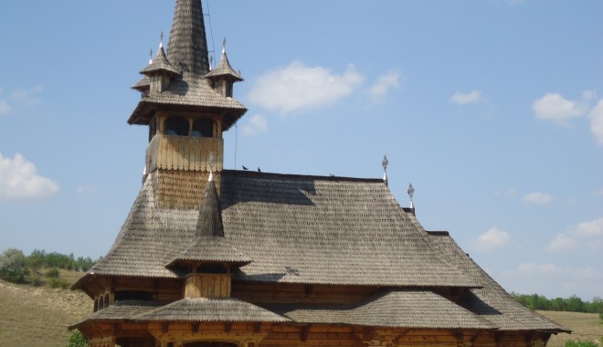 Sf. Liturghie la mănăstirea Crucea - sfliturghie-1406814001.jpg