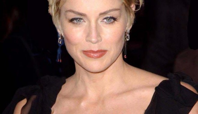 Sharon Stone, premiată de laureații Premiului Nobel pentru Pace - sharon-1382614709.jpg