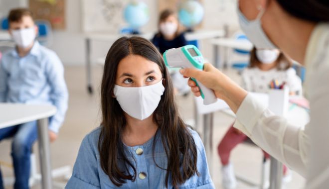 Redeschiderea școlilor nu ar trebui să ducă la o creștere a numărului de cazuri de coronavirus - shutterstock1746069596-1598703380.jpg