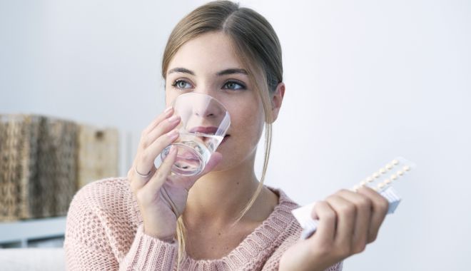 Elevii din Constanța, atenționați în privința cancerului de sân și despre contracepție - shutterstock181674194-1571986361.jpg