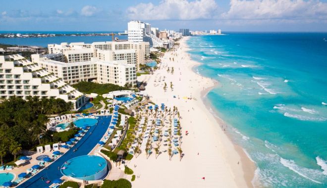 80 de români în Mexic, blocați pe aeroportul din Cancun. ”Nu ne lasă să intrăm, vom fi trimiși acasă” - shutterstock796826071-1612268314.jpg