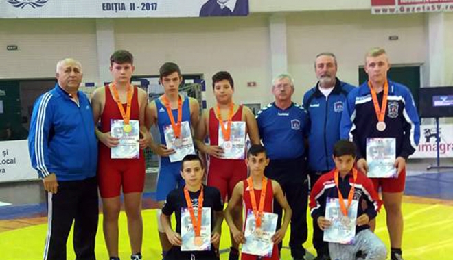 Și-au pus adversarii cu umerii pe saltea! Luptătorii constănțeni, campioni naționali - siaupus-1508168453.jpg