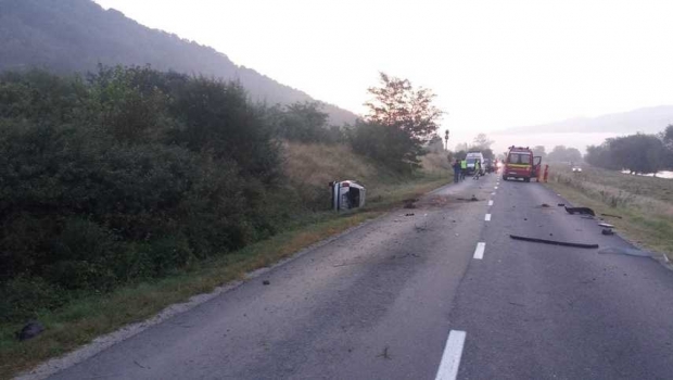 Tânăr de 23 de ani, fără permis de conducere, mort după ce s-a răsturnat cu mașina - sibiu53661200-1535872441.jpg